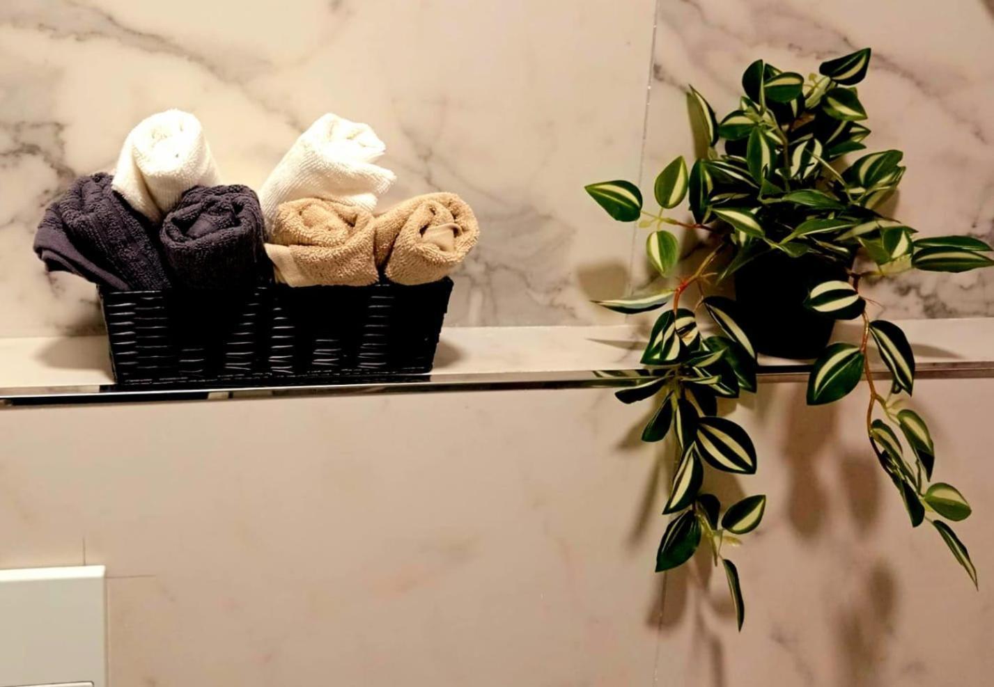 Azure Sands Apartament